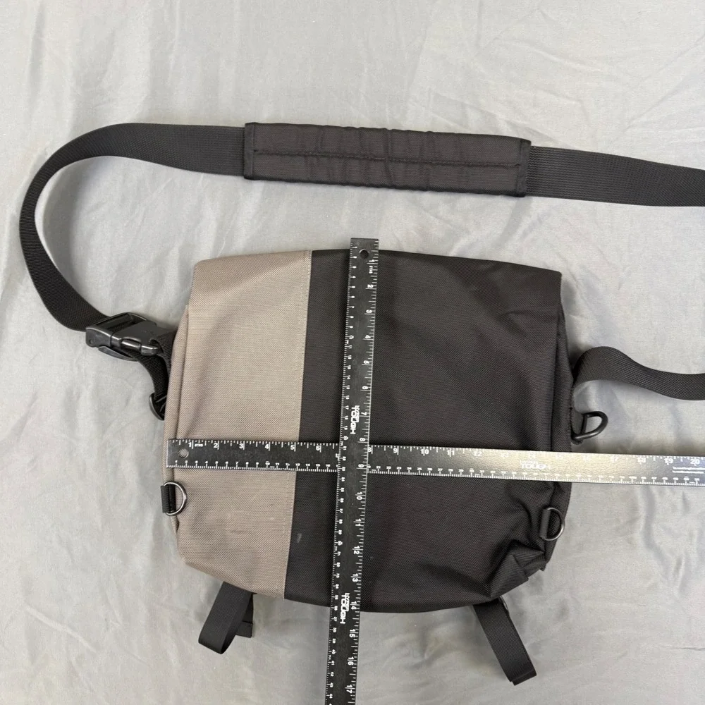 Timbuk2 Classic Messenger Bag Black Grey Ballistic Nylon Commuter Shoulder Bag